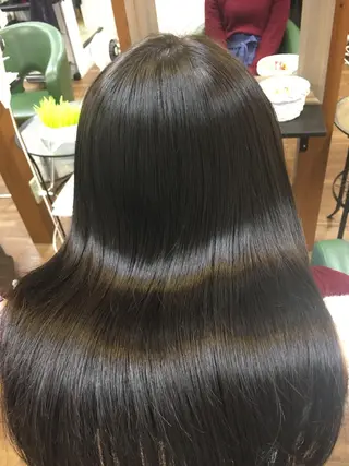 セミロング SHIORI💜口コ ミNo.1艶カラーのヘアスタイル