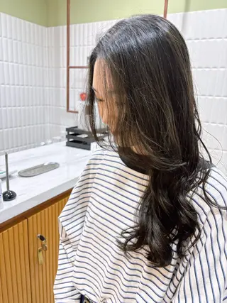 セミロング EIGHT 野々市 イトウミサキのヘアスタイル