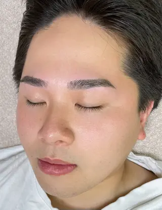 メンズ アイブロウ プライベートサロンmof.(モフ)所属・mof.(モフ) shioriの眉毛・アイブロウイメージ