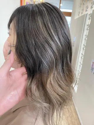 カラー SALOWIN栄 高須大貴のヘアスタイル