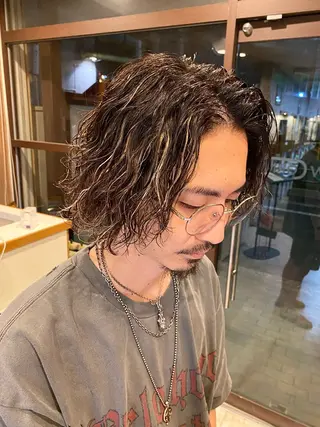 カラー パーマ メンズ 曲がる縮毛矯正🌀 篠崎蓮　金沢文庫のヘアスタイル