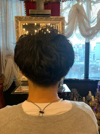 パーマ メンズ 藤井菜々 （エルベスアクト）のヘアスタイル