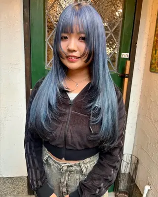 ロング カラー 大石 朱純のヘアスタイル