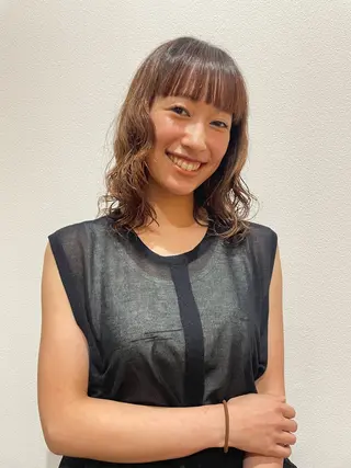 ミディアム パーマ 横田 愛梨のヘアスタイル