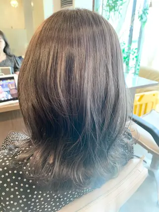 セミロング カラー coupe ciseauxのヘアスタイル