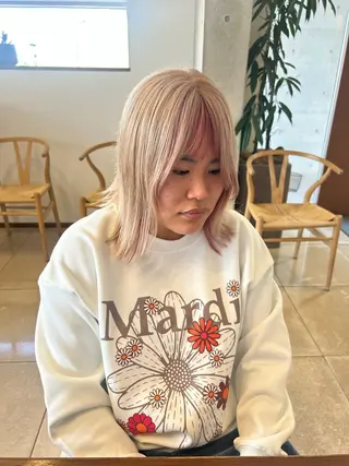ミディアム カラー 丸山 莉世のヘアスタイル
