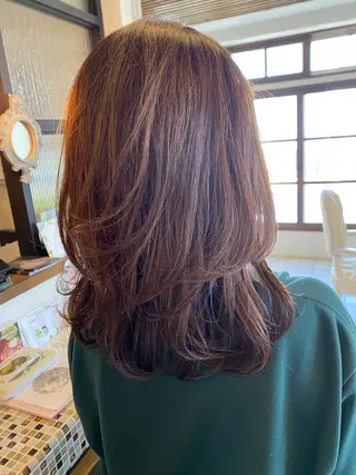 セミロング カラー 井上 歩美のヘアスタイル