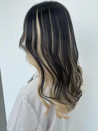 ロング カラー 丸山 純奈のヘアスタイル