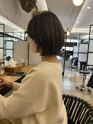 ミディアム カラー くせっ毛カット タツヤのヘアスタイル