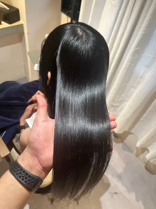 セミロング 必ず笑顔で帰っていた だきます！安田祐貴のヘアスタイル