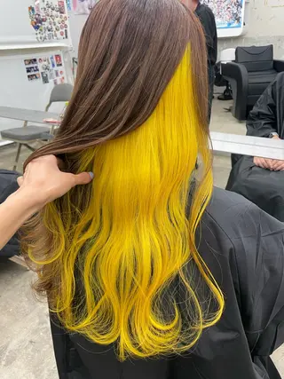 ロング カラー インナーカラー 推し ブリーチ  髪質改善のヘアスタイル