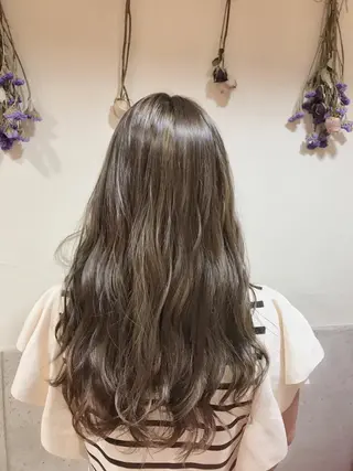 ロング カラー 🪐脱白髪染め 🪐松尾菜々美のヘアスタイル