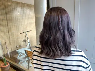 セミロング カラー ツキダテ ユイのヘアスタイル