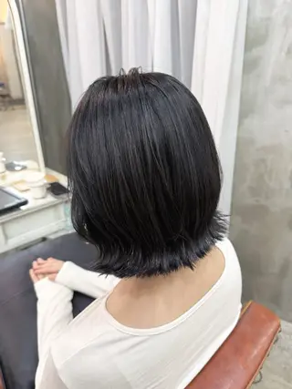 ミディアム カラー 三條 朋香のヘアスタイル