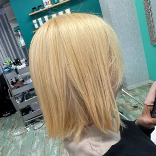 ミディアム 三原 友美のヘアスタイル