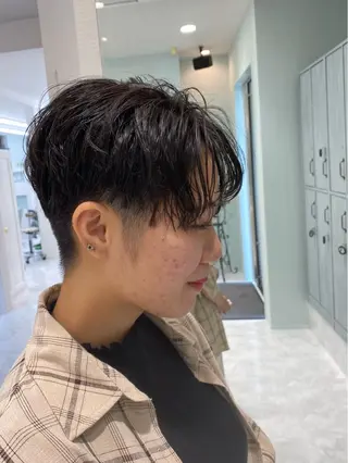 ショート カラー 中川 茜里のヘアスタイル
