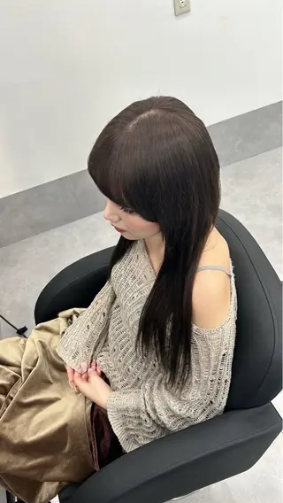 カラー 善財 康葵のヘアスタイル