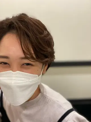 ショート カラー パーマ 阪岡 杏夢のヘアスタイル