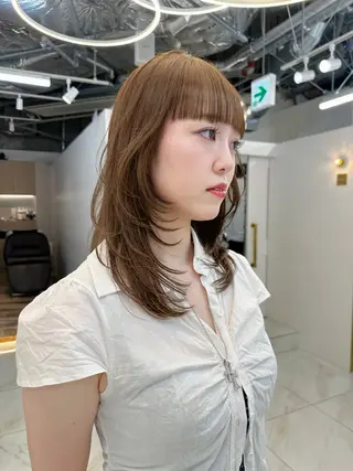 セミロング カラー 韓国風レイヤーカラー ライムのヘアスタイル