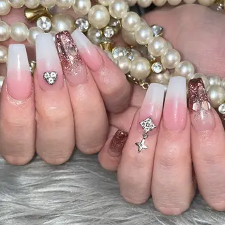 ネイル Feel ‪‪☺︎‬Yuriaのネイルデザイン