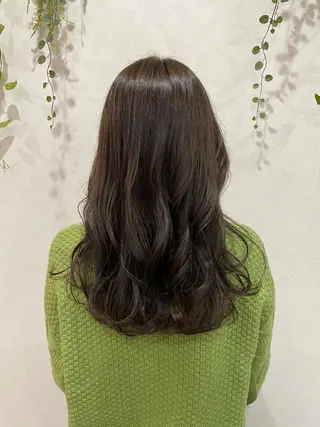 ロング カラー 山田 梓のヘアスタイル