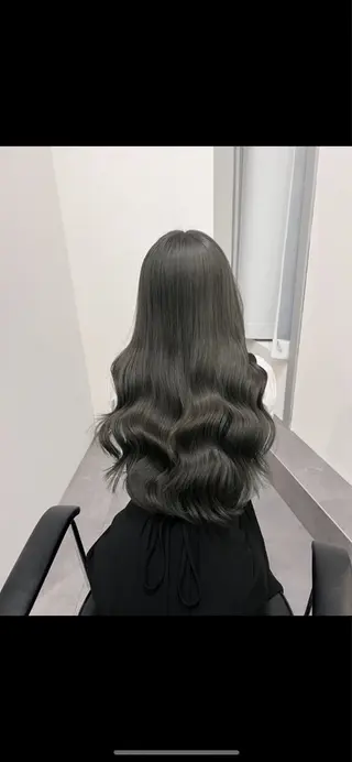 ロング しゅういち/赤み消し カラー特化のヘアスタイル