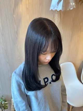 セミロング 透明感カラー⭐︎ コナツのヘアスタイル