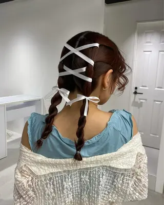 セミロング ヘアアレンジ Shiori・:* 💫のネイルデザイン
