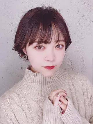 ショート カラー 岩倉 諒のヘアスタイル