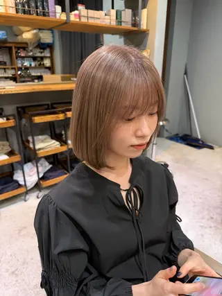 カラー yuto /ブリーチ /艶カラー/縮毛矯正のヘアスタイル