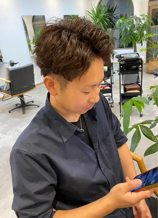 ショート パーマ メンズ 内野 友貴のヘアスタイル