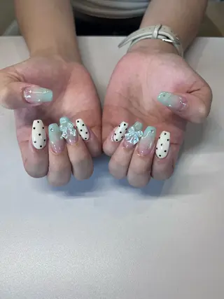 ネイル NAO🐰🎀 ちゅるん⌇パラジェルのネイルデザイン