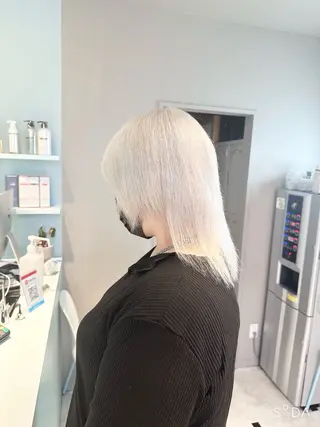 ミディアム カラー 🪄池袋ハイトーン 🪄ブリーチカラーのヘアスタイル