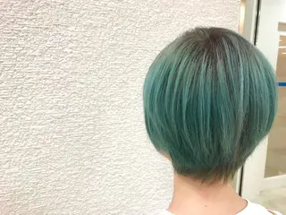 ショート カラー 高橋恵🌈生え癖改善 ウルフ/レイヤーのヘアスタイル