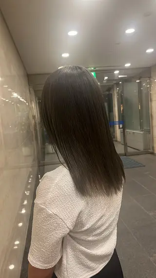 ミディアム まみ/レイヤーカット /暖色カラーのヘアスタイル