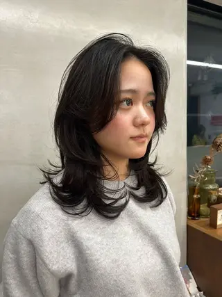セミロング サカモト ナオミのヘアスタイル