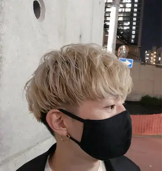 メンズ ハイライト白髪ぼかし メンズパーマ渋谷のヘアスタイル