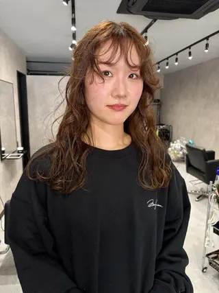 ロング カラー パーマ ヘアアレンジ RiLU所属・小倉 明莉のヘアスタイル