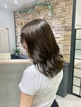 ロング 秋山 智香のヘアスタイル