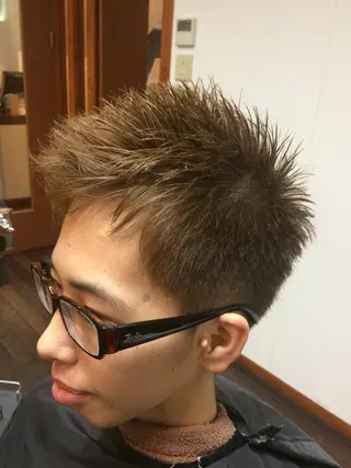 ショート カラー メンズ 向井 優汰のヘアスタイル