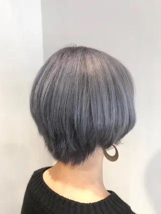 ショート カラー ひろせ かなのヘアスタイル