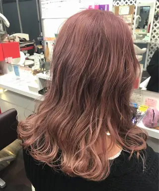 セミロング カラー 岩谷/ブリーチ 🪽透明感カラーのヘアスタイル