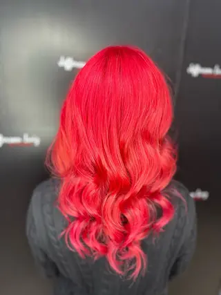 カラー Japuska ジャプスカのヘアスタイル