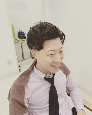 ミディアム パーマ 嶋 悠哉のヘアスタイル