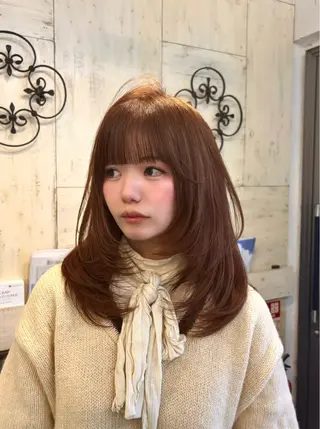 セミロング カラー レイヤー/ハッシュカ ット/顔周り/フウカのヘアスタイル