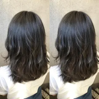ミディアム カラー 小栗 麻衣のヘアスタイル
