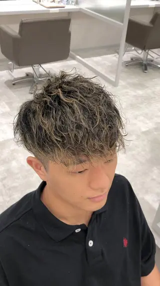 ショート カラー パーマ メンズ 関西センターパート メンズモデル募集のヘアスタイル