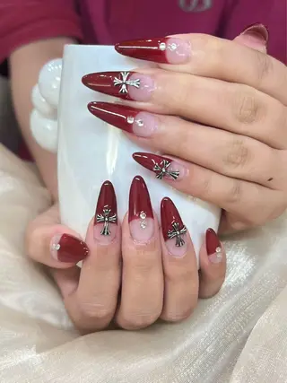 ネイル &ME ネイルサロンのネイルデザイン