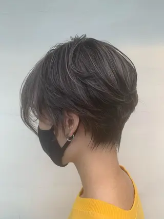 ショート カラー 安達 俊亮のヘアスタイル