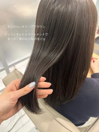 ミディアム カラー オリーブ/アッシュ やわらか透明感カラーのヘアスタイル